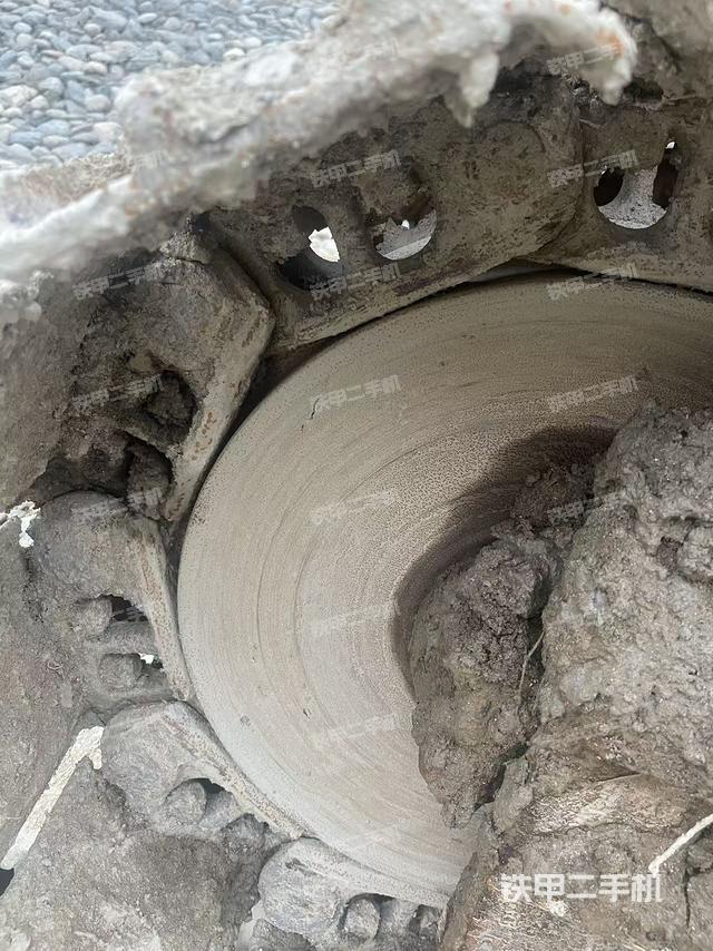 右驱动轮（行走机构）