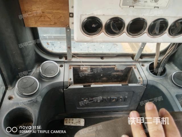 右侧玻璃角标（驾驶室部分）