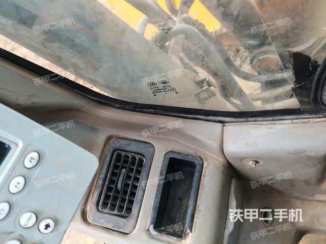 右側(cè)玻璃角標(biāo)（駕駛室部分）