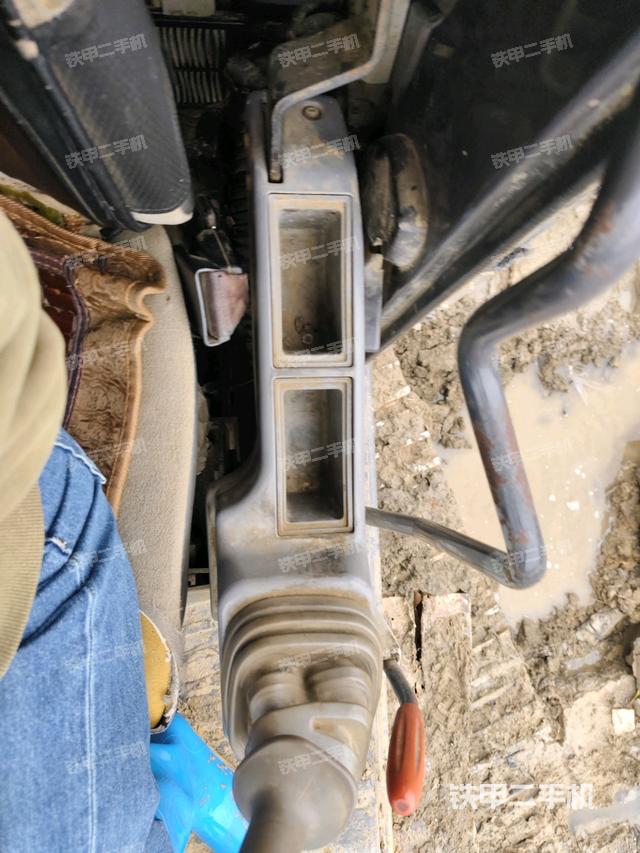 座椅左側(cè)控制臺/音響/含左手柄（駕駛室部分）