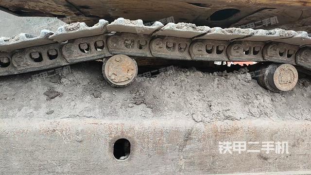 單側(cè)履帶整體（整機(jī)外觀）