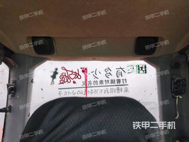 后窗玻璃角標（駕駛室部分）