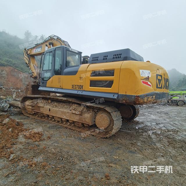 駕駛室整體（整機外觀）