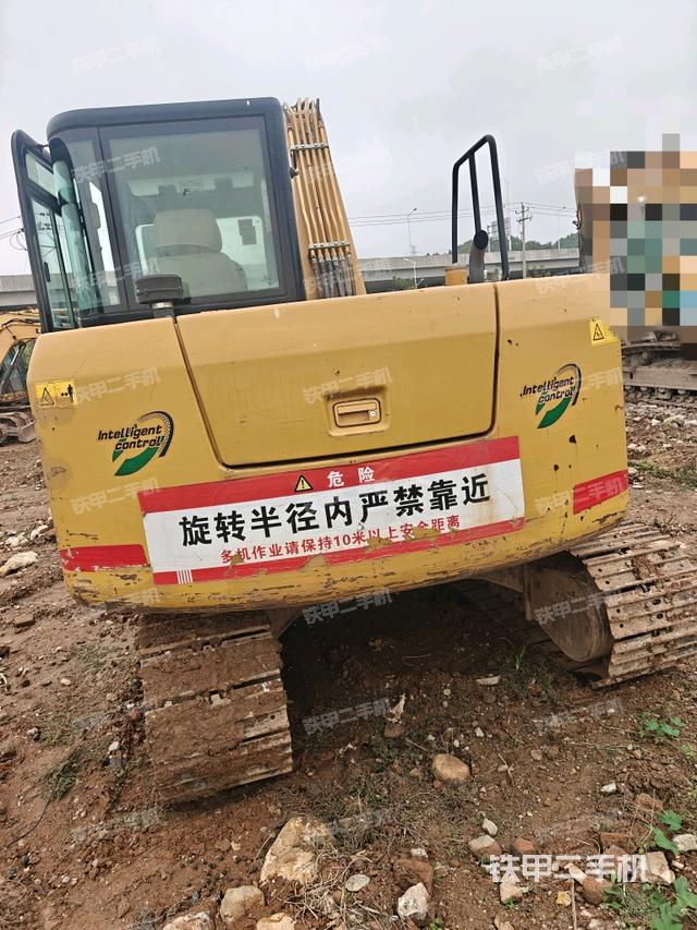 駕駛室頂部（整機外觀）