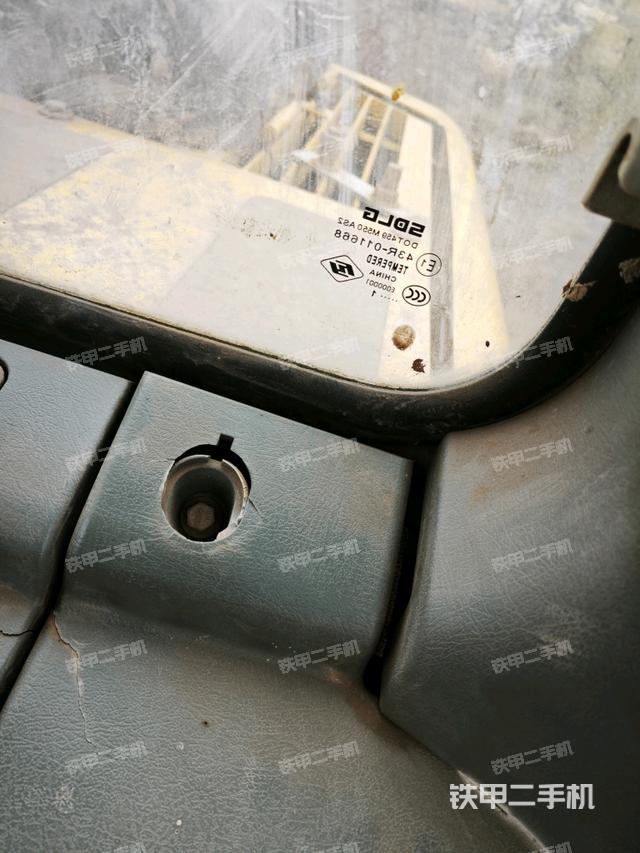 后窗玻璃角标（驾驶室部分）