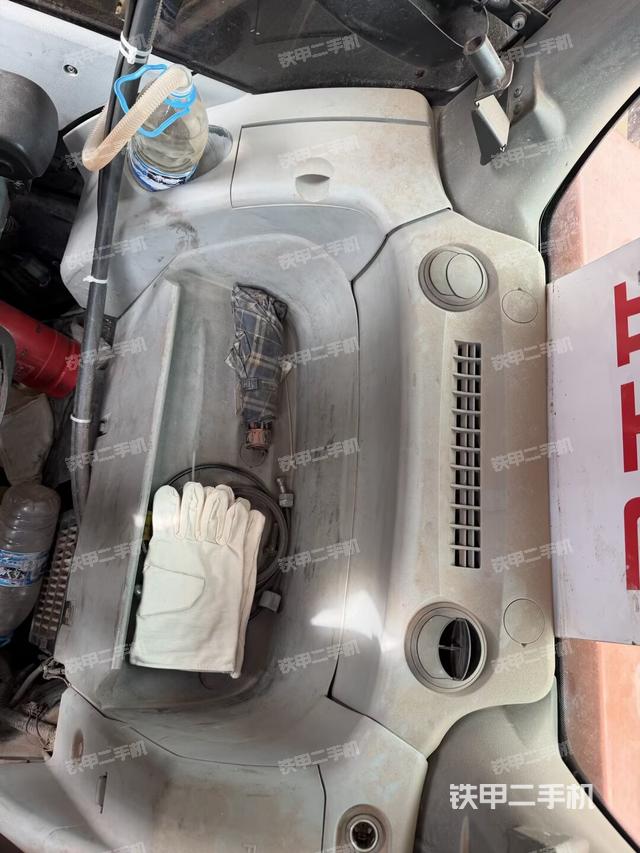 后窗玻璃角標(biāo)（駕駛室部分）