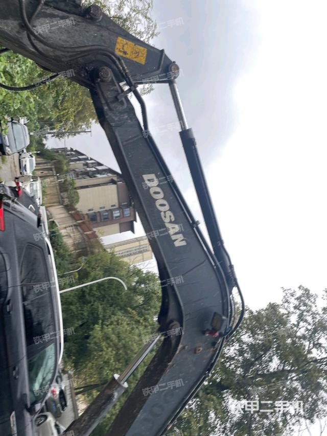 小臂整体左后（工作和回转装置）