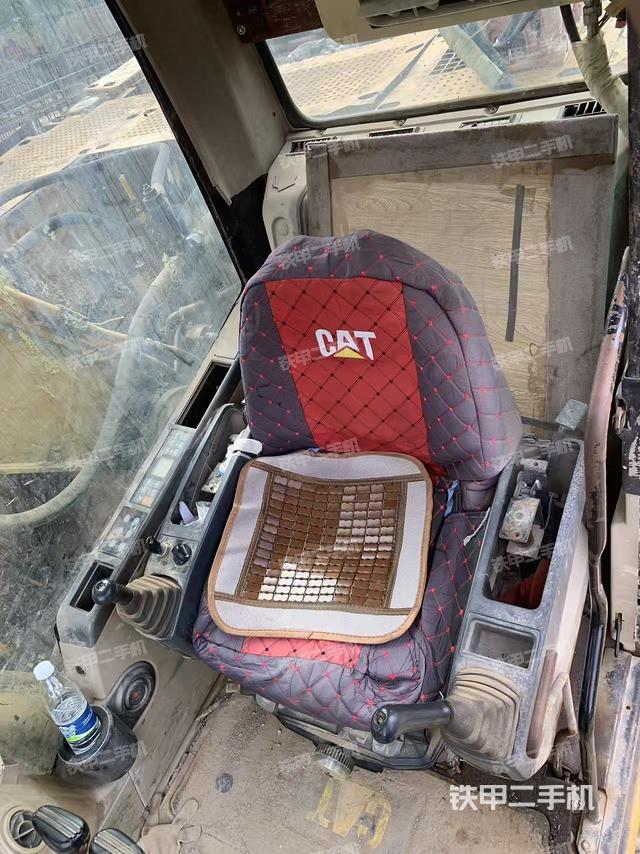 驾驶室整体（整机外观）