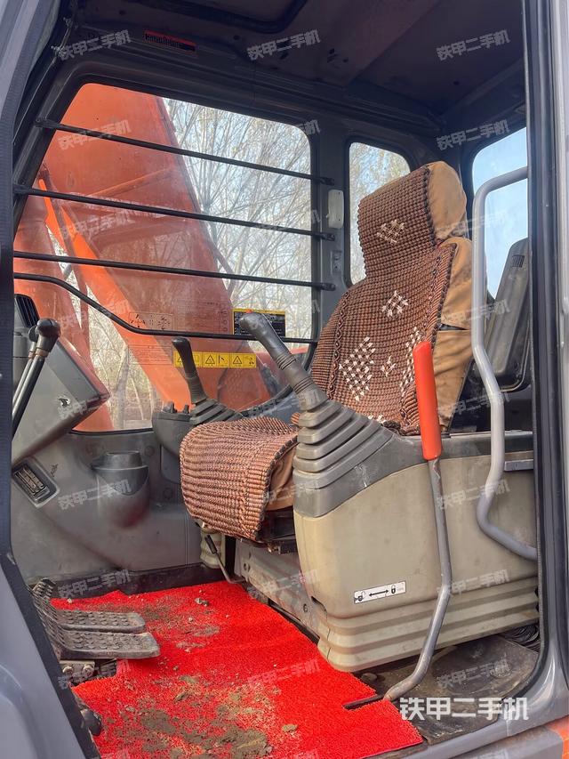 駕駛室整體（整機(jī)外觀）