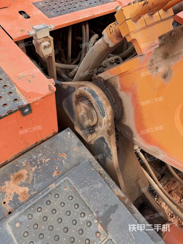 大臂油缸整體?豎拍（工作和回轉(zhuǎn)裝置）