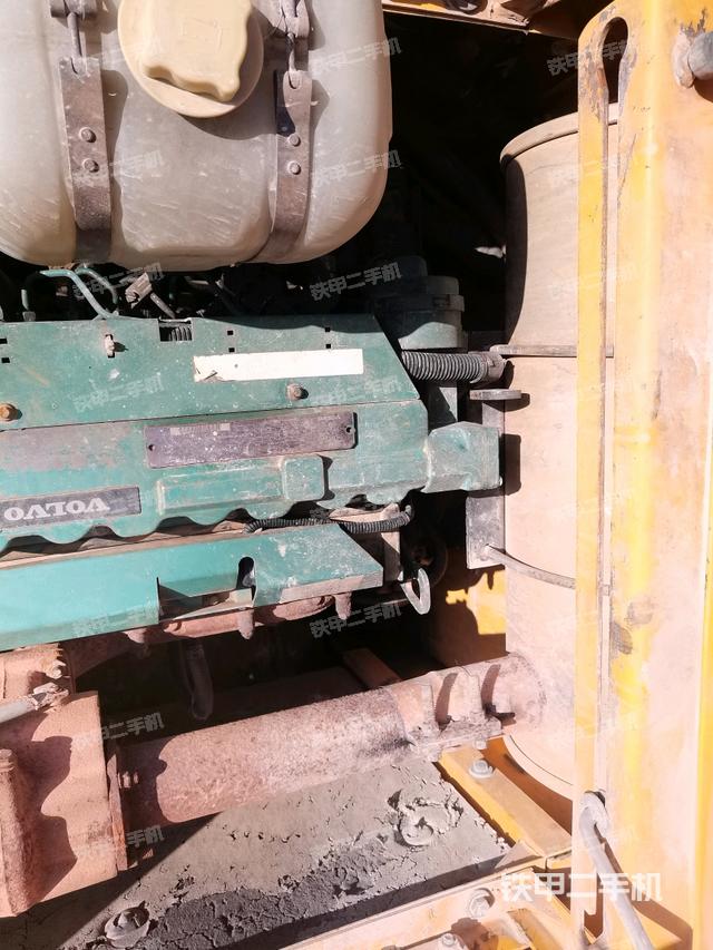 氣門室蓋螺絲特寫（上車部件）