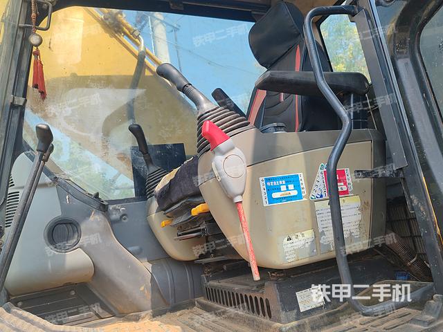 駕駛室整體（整機外觀）