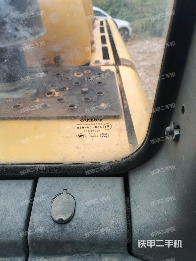 后窗玻璃角標(biāo)（駕駛室部分）