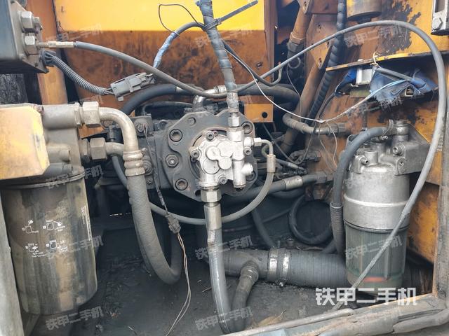 液壓泵斜45?左（大件艙室）