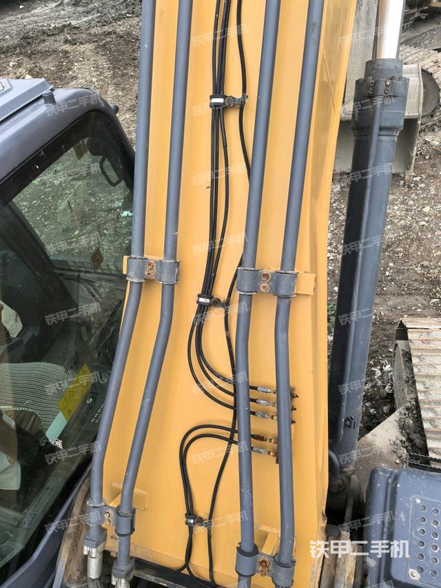 大臂背部俯视（工作和回转装置）