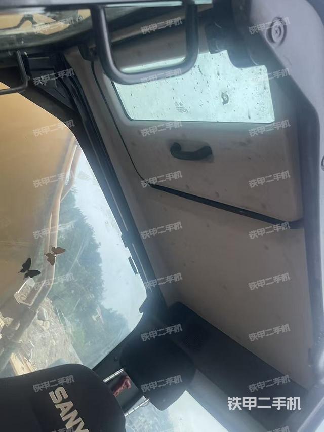 左后方玻璃角标（驾驶室部分）