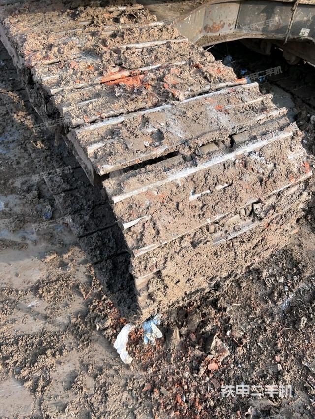 單側(cè)履帶整體（整機(jī)外觀）