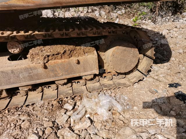 左驅(qū)動輪（行走機(jī)構(gòu)）