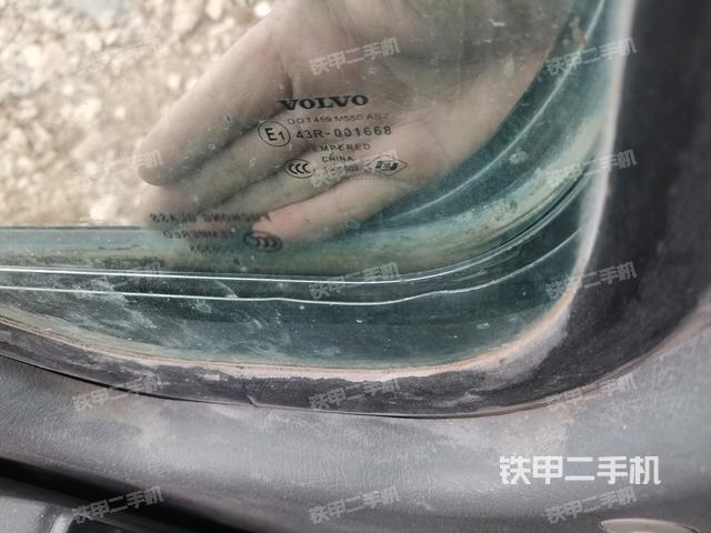 左后方玻璃角標(biāo)（駕駛室部分）