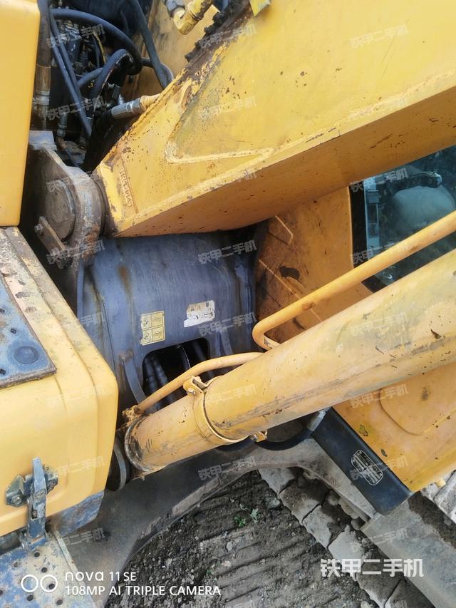 大臂根部 斜视（工作和回转装置）