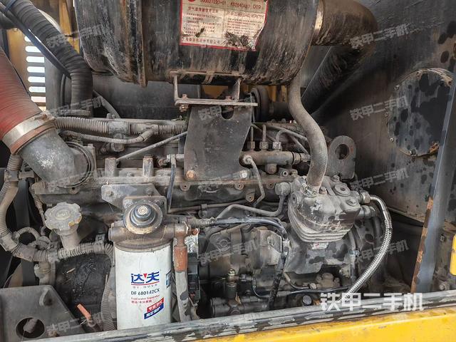 发动机左侧（整机外观及大件）