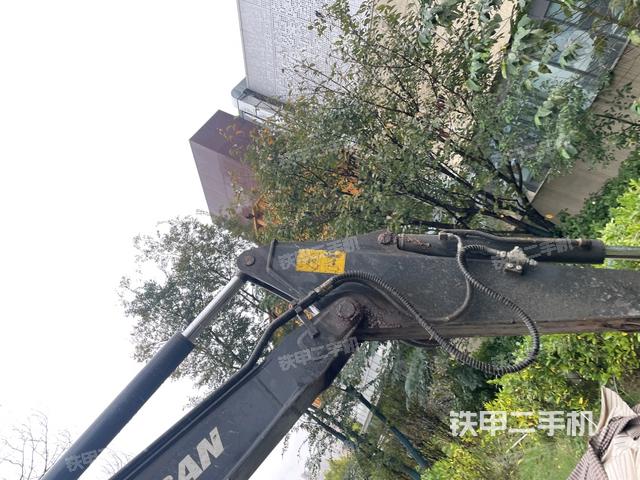 转盘和下车架正前（工作和回转装置）