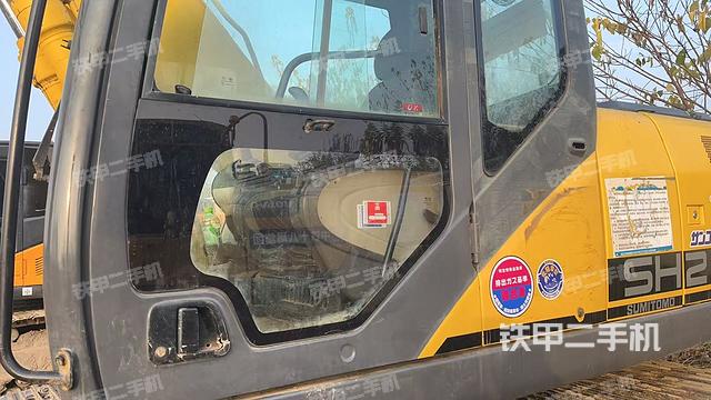 駕駛室整體（整機(jī)外觀）