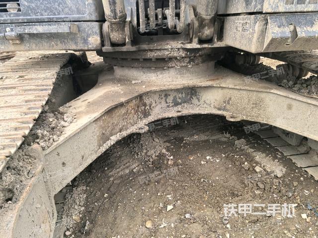 转盘和下车架正前（工作和回转装置）