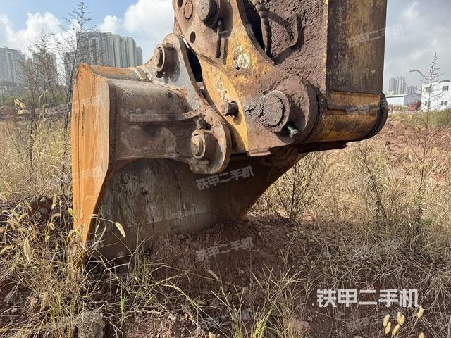 铲斗右后整体（工作和回转装置）