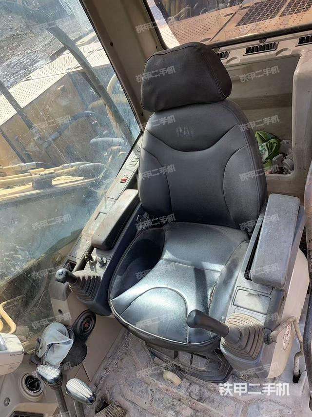 驾驶室整体（整机外观）