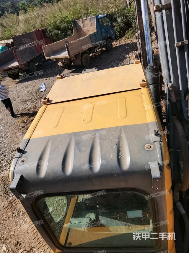 駕駛室頂部俯視（上車部件）