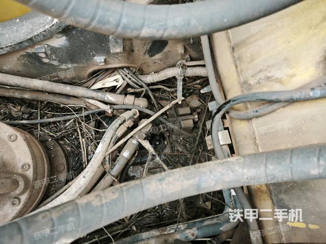 中央回转接头特写（上车部件）