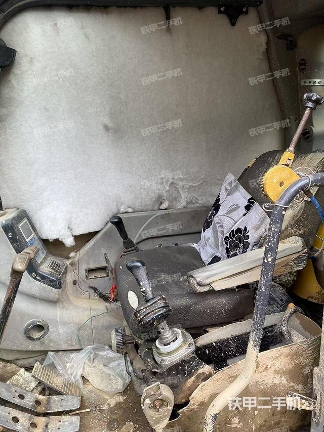 駕駛室整體（整機(jī)外觀）