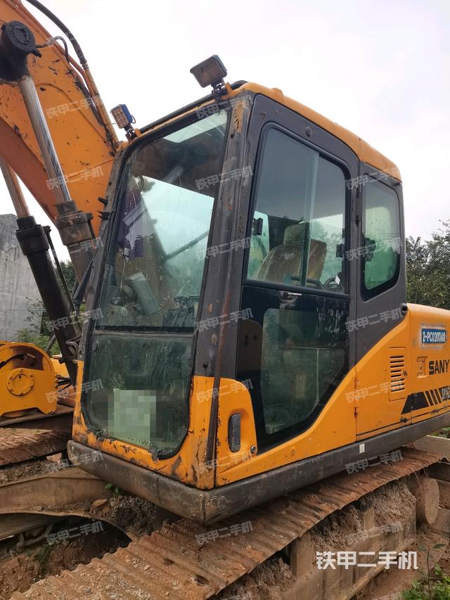 駕駛室左前45度（駕駛室部分）