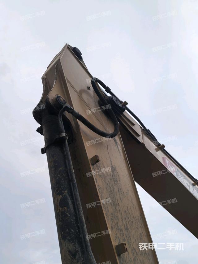 小臂整体右前（工作和回转装置）