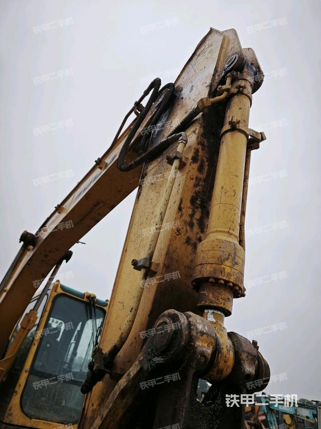 小臂整体右前（工作和回转装置）