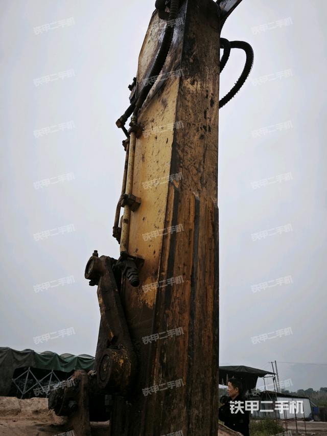 小臂整体左后（工作和回转装置）