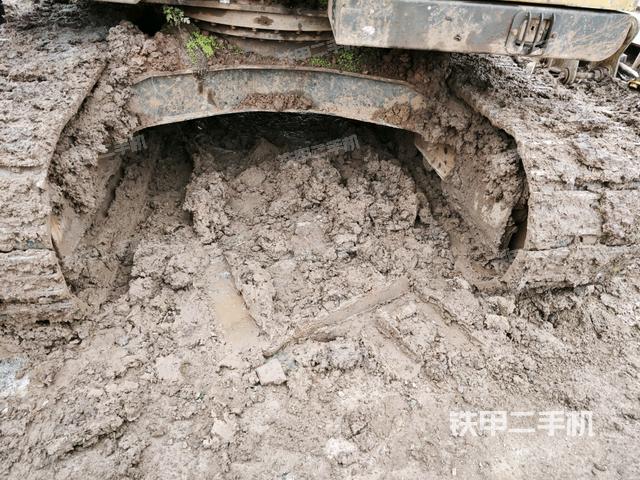 转盘和下车架正前（工作和回转装置）