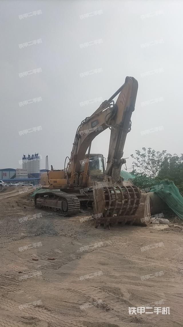 雷沃重工FR370挖掘机