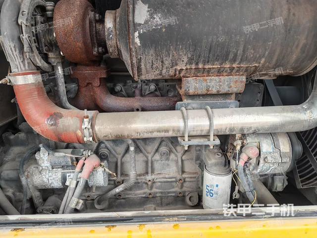 发动机右侧（整机外观及大件）