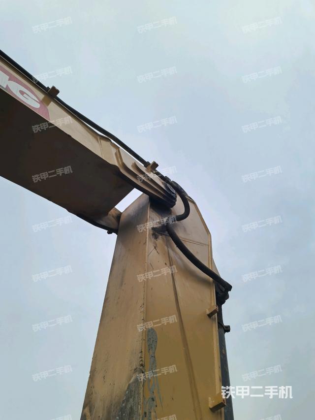 小臂整体左后（工作和回转装置）