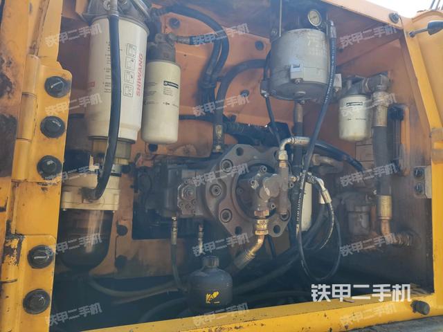 液壓泵斜45?左（大件艙室）