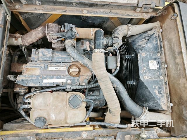 发动机室（上车部件）