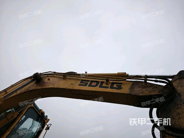 大臂整体 右侧（工作和回转装置）