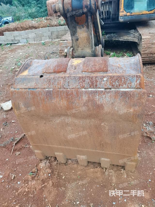 鏟斗右后整體（工作和回轉(zhuǎn)裝置）