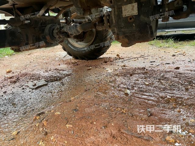 左侧行走马达盖板（行走机构）