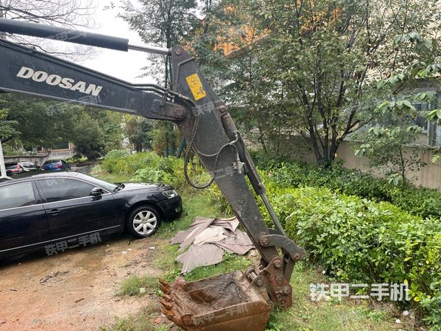 大臂整体 右侧（工作和回转装置）