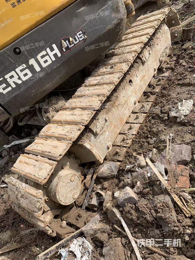 單側(cè)履帶整體（整機(jī)外觀）