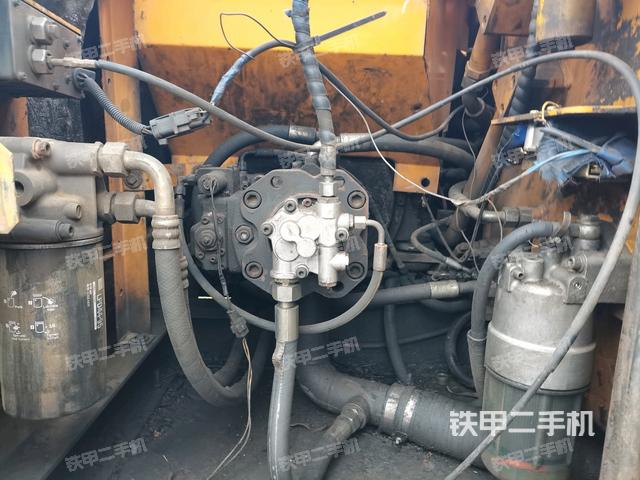 液壓泵斜45?右（大件艙室）