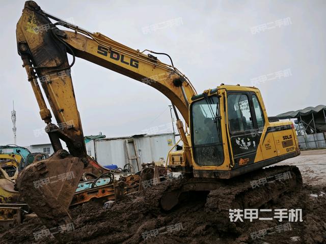 山东临工E6135F挖掘机